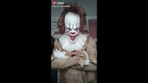 Создать мем: пеннивайз танцующий клоун, страшный пеннивайз, оно фильм 2017 клоун