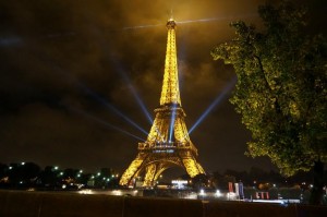 Создать мем: эйфелева башня в париже ночью, франция эйфелева башня, Эйфелева башня