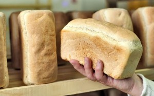 Создать мем: буханка хлеба узбекистан, хлеб в россии, белый хлеб