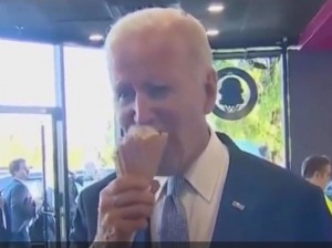 Создать мем: роберт hunter biden без маски, biden health advisor levin, человек