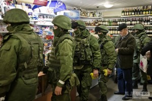 Создать мем: магазин военторг в домодедово, зеленые человечки в крыму фото, зеленые человечки в магазине