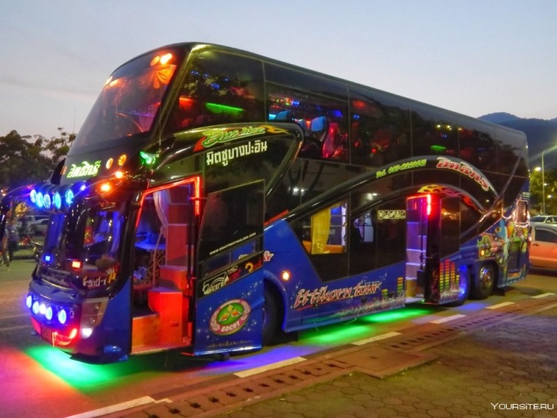 Создать мем: автобусы в тайланде, красивые автобусы, туристический автобус