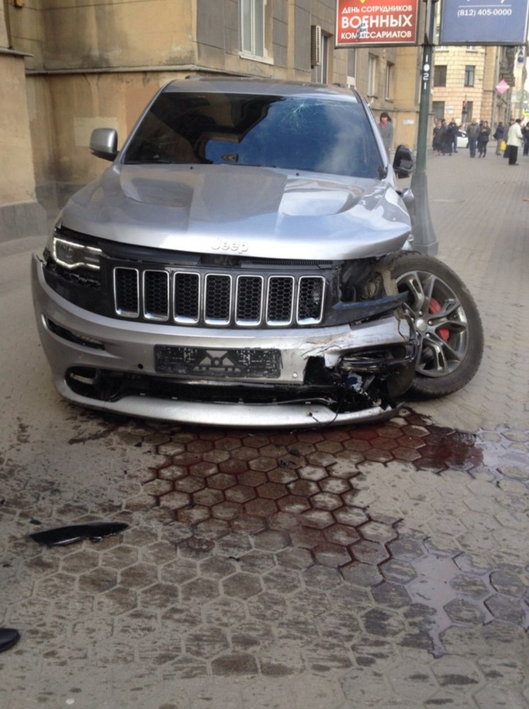 Create meme: geep grand cherokee, jeep grand cherokee srt, jeep grand cherokee crash