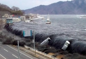 Создать мем: цунами в японии, моретрясения цунами, ишигаки цунами