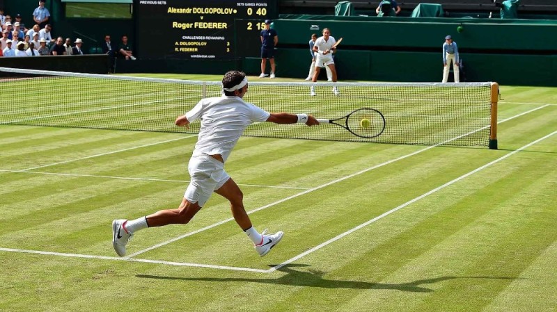 Create meme: John Isner - Nicolas Mayu tennis match (Wimbledon Tournament, 2010), John Isner tennis match, tennis pm