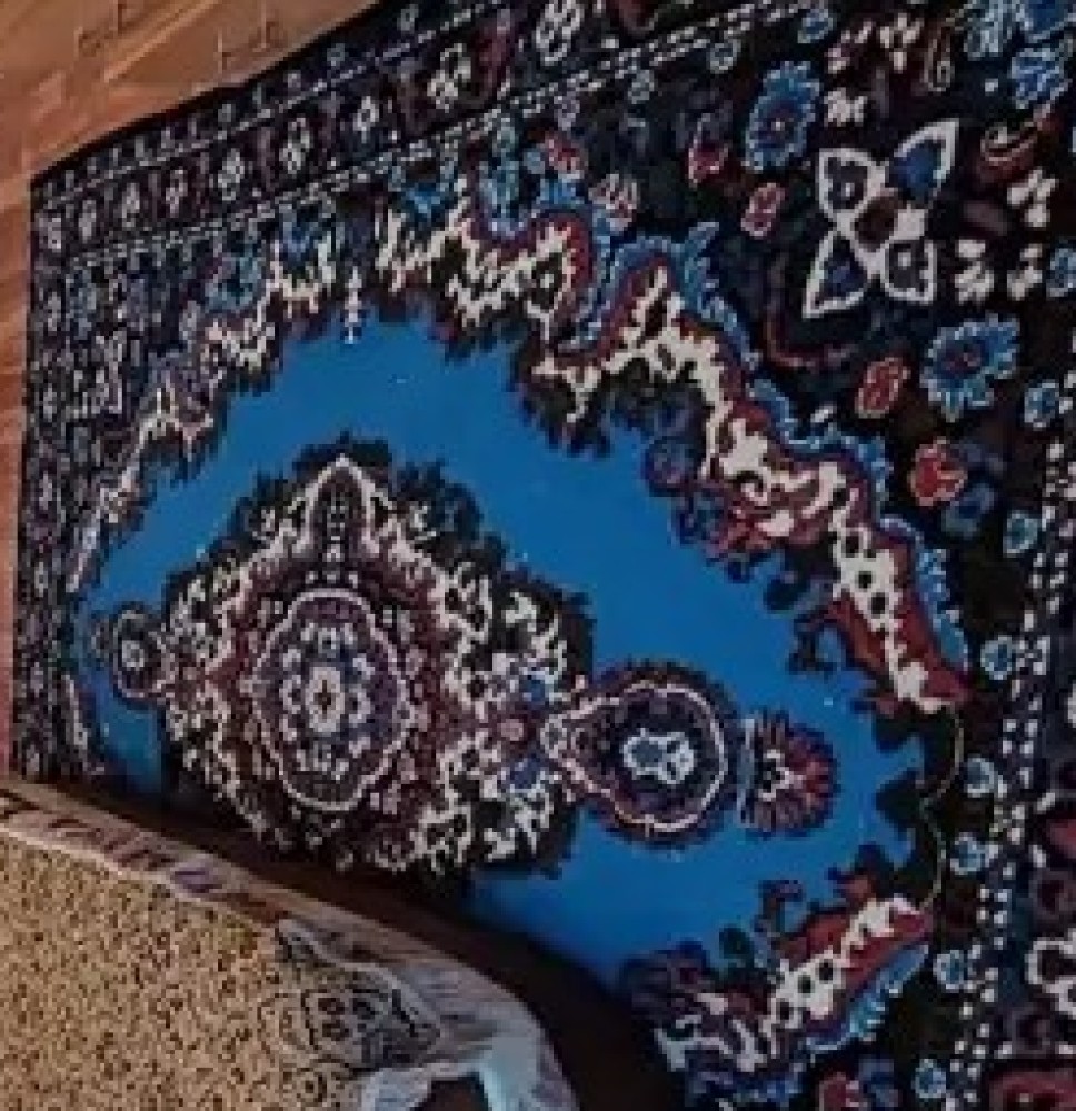 Create meme: the carpet on the wall , carpets palaces, Turkish carpets