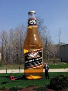 Создать мем: bira, самая большая бутылка пива, большая бутылка пива картинка