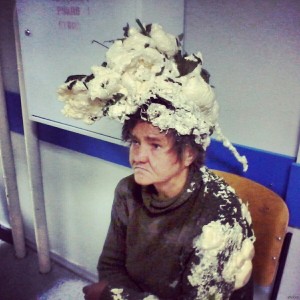 Create meme: fun with foam, woman with foam on her head, messed up the hair with foam