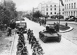 Create meme: parade of the Wehrmacht and the Red Army in Brest 1939, the parade in Brest in 1939 of the USSR and Germany, the Wehrmacht parade in front of the Red Army units in Brest