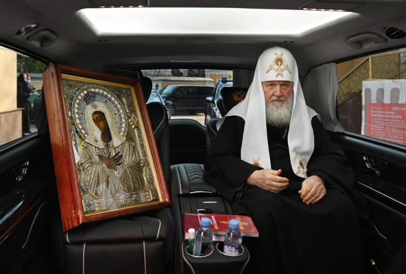 Create meme: Patriarch kirill's car, Patriarch Kirill's golden mercedes, the Patriarch 