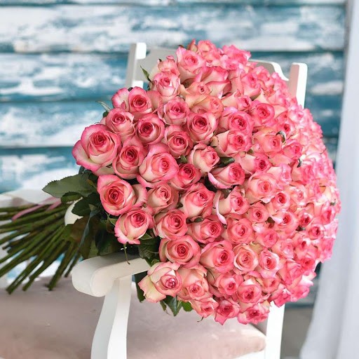 Create meme: rose jumilia, a beautiful bouquet of roses , pink roses 