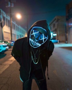 Создать мем: фото хакера led purge mask, Мужчина, неоновая маска