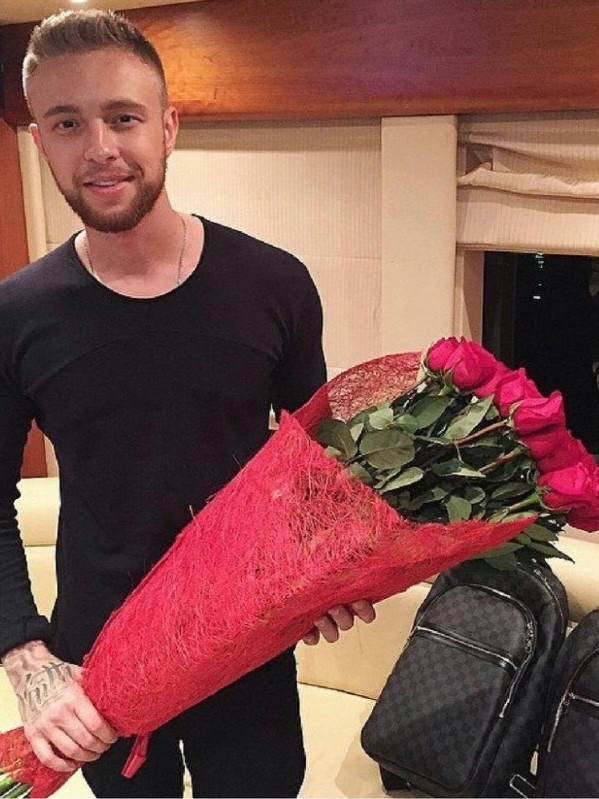Create meme: egor creed with flowers, bachelor Egor Krid, egor creed with a bouquet