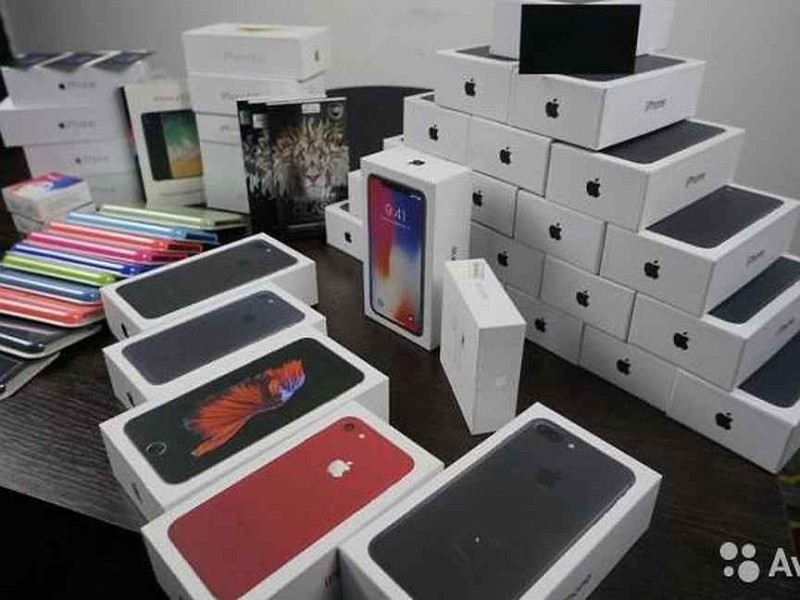 Create meme: lots of iphones, apple, iphone box