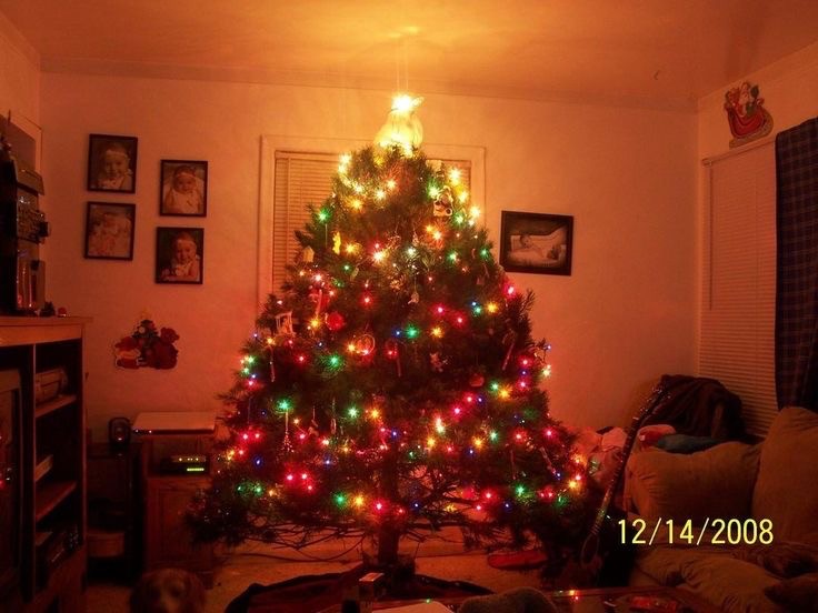 Создать мем: елка искусственная, новогодняя елка с гирляндой живая, красивая новогодняя елка