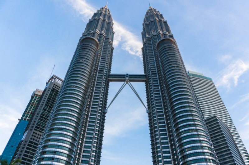 Создать мем: малайзия куала лумпур, башни близнецы петронас в малайзии, башен-близнецов петронас (petronas twin towers), малайзия
