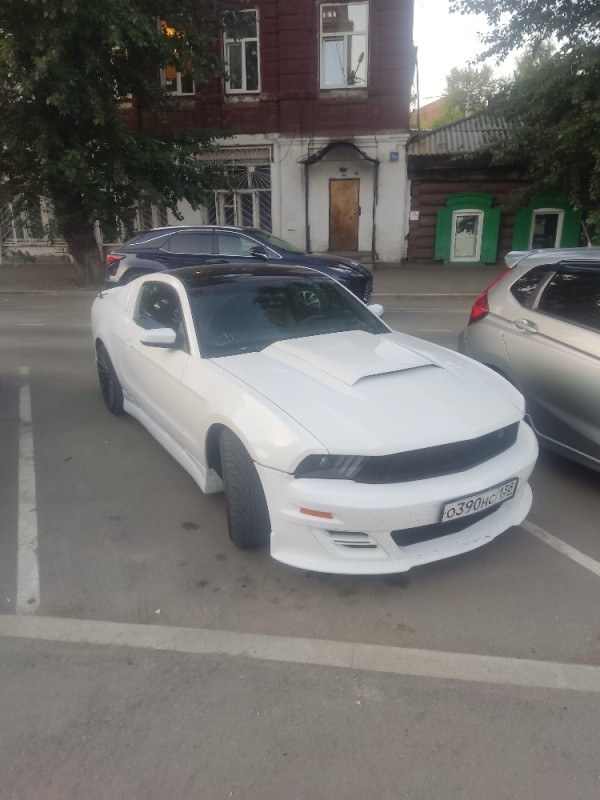 Создать мем: форд мустанг 1995 белый, ford mustang 5, ford mustang 2008 eleanor