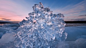 Создать мем: красивый кусок льда, лед, ледяные кристаллы