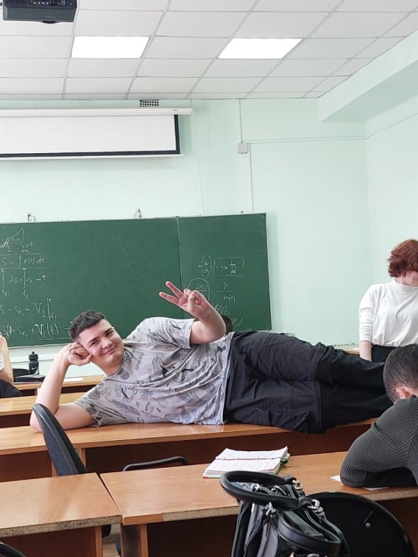 Создать мем: дмитрия, мужчина, преподаватель на экзамене