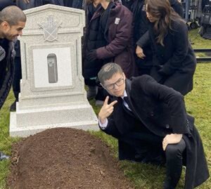 Create meme: grant gastin near the grave, grave, grant gastin near the grave of Oliver