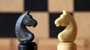 Создать мем: играть в шахматы, конь шахматный, фигура коня в шахматах