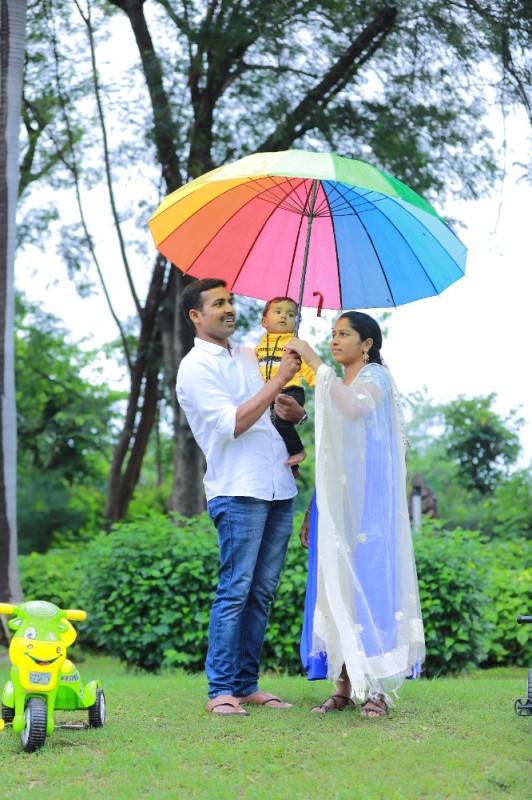 Create meme: family by umbrella, prewedding, Asian 