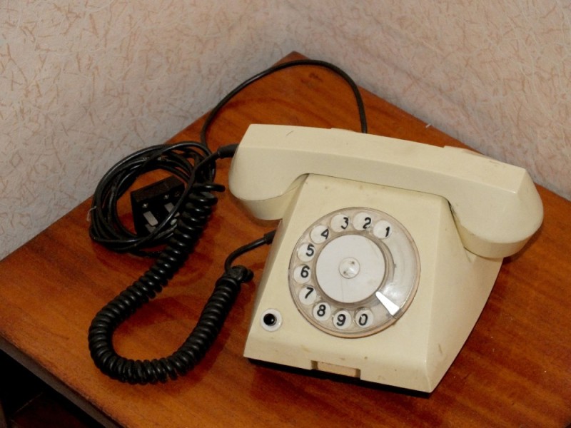 Создать мем: телефонный аппарат ссср, старый стационарный телефон, советский телефонный аппарат