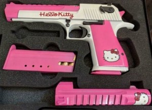 Создать мем: глок hello kitty, пистолет розовый хелло китти, розовый пистолет с хеллоу китти
