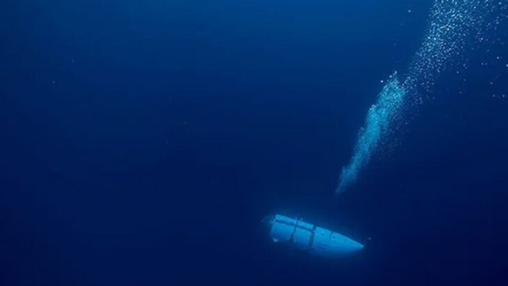 Create meme: submarine under water, submarine, submarine periscope depth