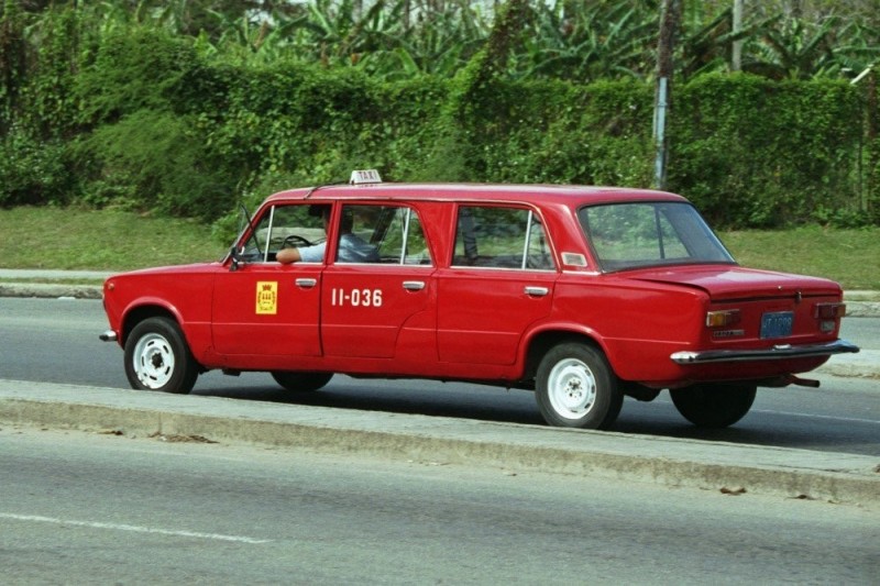 Создать мем: lada 21011, ваз жигули, универсал ваз