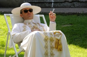 Создать мем: джуд лоу young pope, молодой папа ленни белардо, джуд лоу папа римский