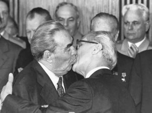 Create meme: Brezhnev Honecker photos, Erich Honecker and Leonid Brezhnev kiss, Khrushchev kisses