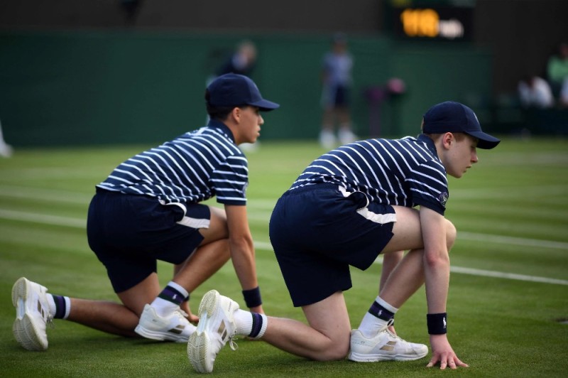 Create meme: ballboy tennis, ball fight in tennis, John Isner - Nicolas Mayu tennis match (Wimbledon Tournament, 2010)