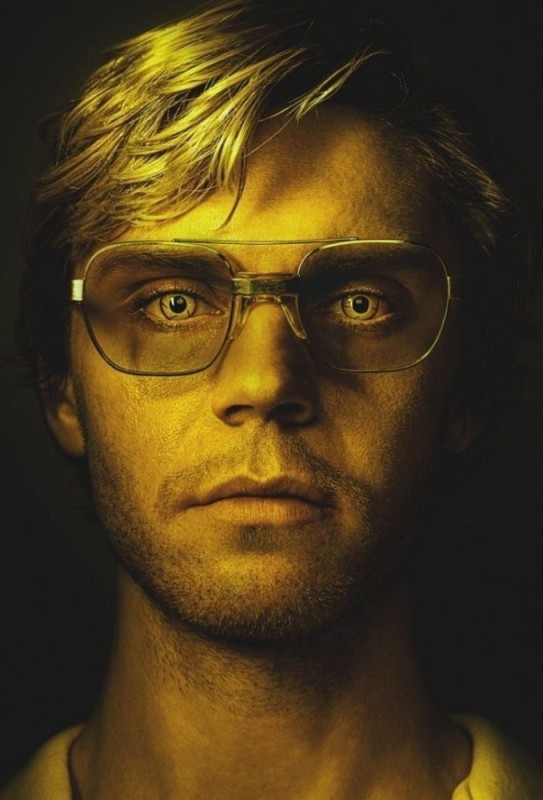 Создать мем: dahmer, кадр из фильма, дамер сериал 2022