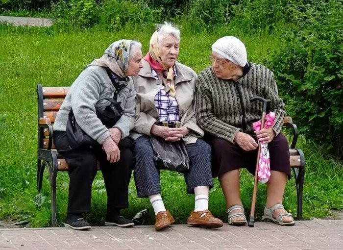 Create meme: grandmother on the bench, dibs on the bench, three grandmothers on a bench