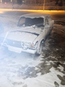 Создать мем: ВАЗ-2107, москвич 2140 под снегом, Автомобиль