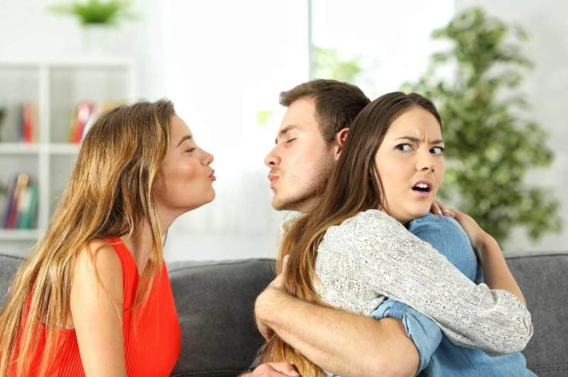 Create meme: distracted boyfriend, people's relationships, communication 