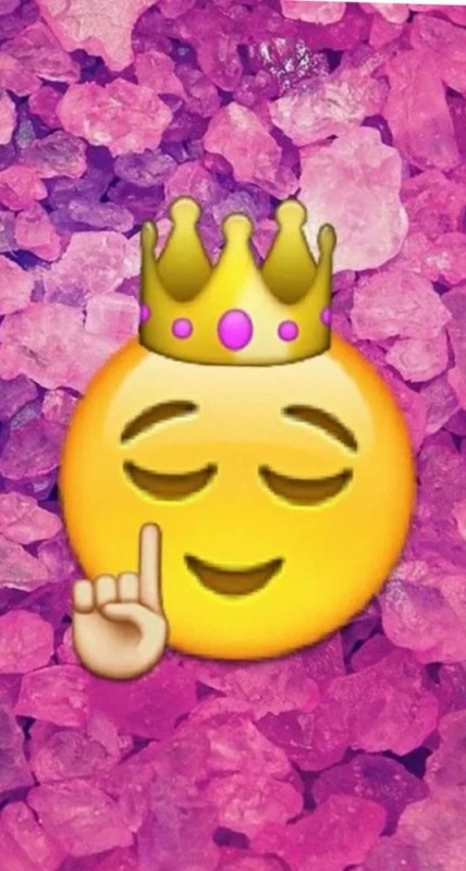 Create meme: Wallpaper emoticons, crown smiley face, emoji cute