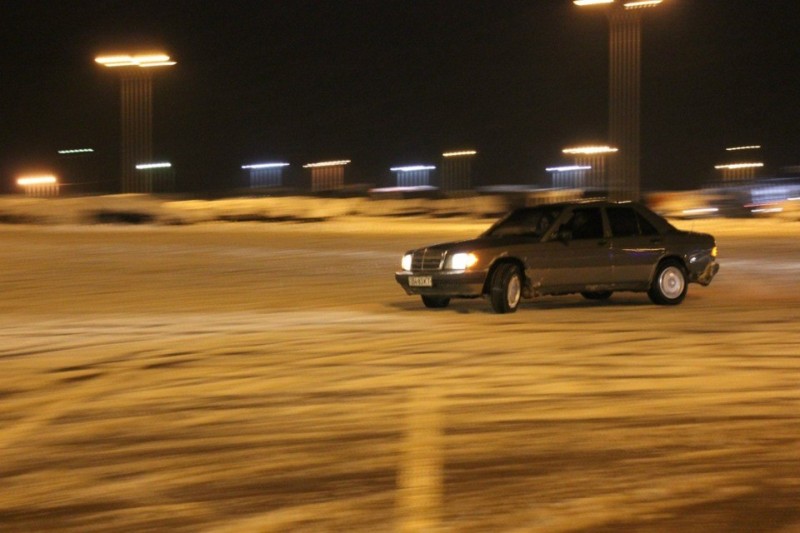 Create meme: Mercedes 190 winter drift, mercedes benz w124 drift, mercedes w124 drift