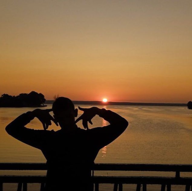Create meme: Ulyanovsk photos, male , taking pictures of the sunset