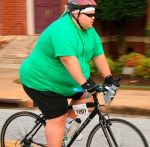 Создать мем: езда на велосипеде, велосипедисты, толстый на велосипеде
