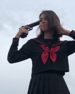Создать мем: японская школьная форма с длинной юбкой, дора певица, японская школьная форма