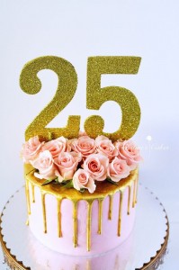 Создать мем: открытка, торты с 18 летием фото, happy birthday to me cake 25