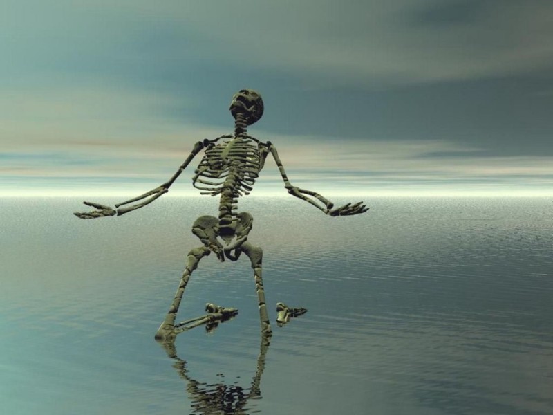 Создать мем: человеческий скелет, танцующий скелет, скелет на пляже