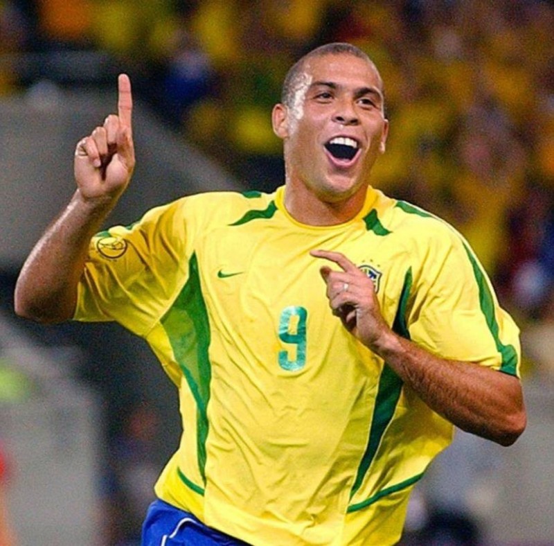 Create meme: Ronaldo , football player ronaldo the toothy, Brazilian players