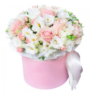 Create meme: box colors, bouquet in a box, flowers in a hatbox