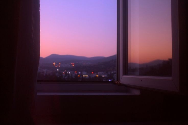 Создать мем: окно красивое, закат с балкона, закат в окне эстетика