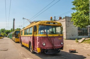 Create meme: Lutsk trolleybus Skoda, škoda 9tr yellow, trolleybus Skoda