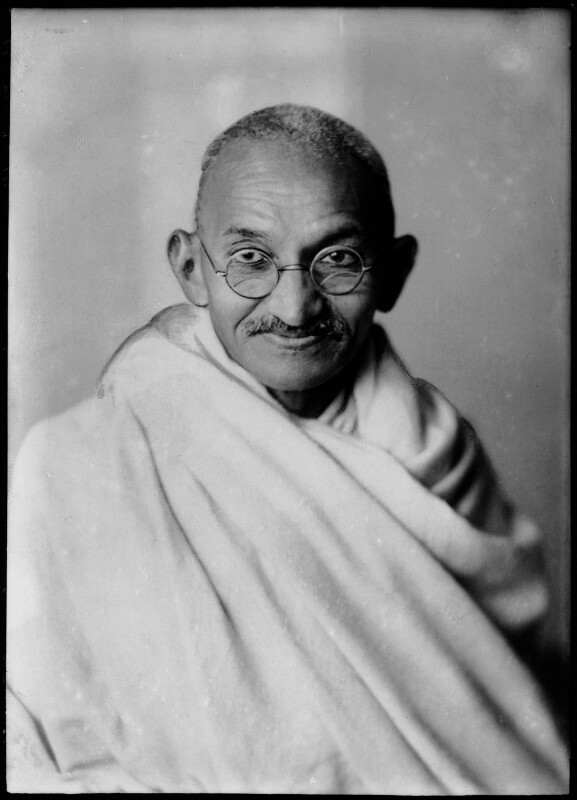 Создать мем: gandhi, махатма ганди в детстве, меловая доска