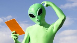 Создать мем: инопланетянин в 3д очках, зеленый человечек, инопланетяне